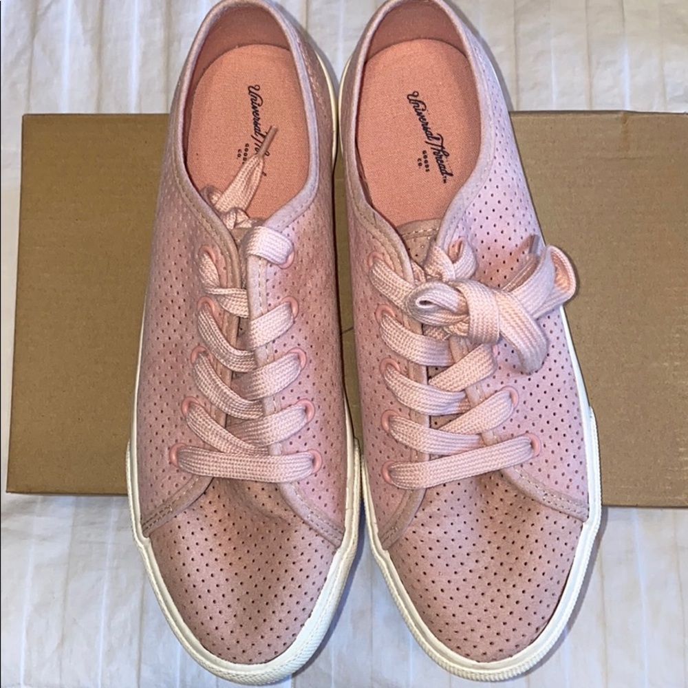 Target sneakers - Picture 3 of 3